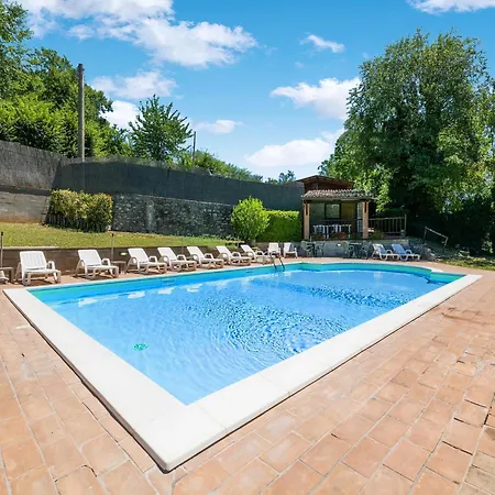 In With Pool & Sun Terrace Ferienhaus