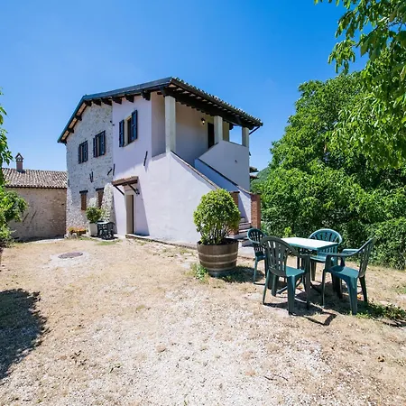 In With Pool & Sun Terrace Ferienhaus Sellano