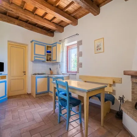 In With Pool & Sun Terrace * Sellano