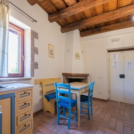 In With Pool & Sun Terrace Ferienhaus Sellano